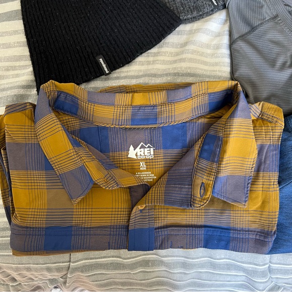 REI and Patagonia Clothes - Picture 2 of 6